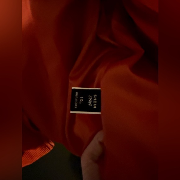 VEST - Picture 2 of 2